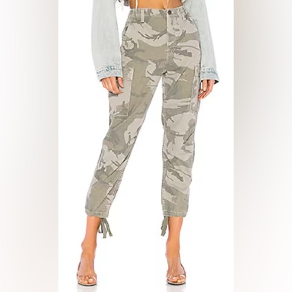 maxwell x Grlfrnd Denim - REVOLVE Maxwell Cargo Pants in Renegade GRLFRND
Color:Renegade sz 32